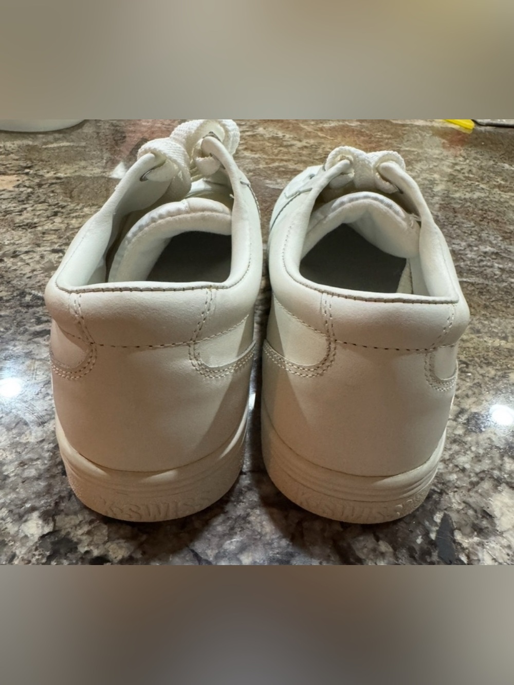 K-Swiss All-White Low Top Leather Tennis Shoes Size 10 - Excellent Condition! - Picture 4 of 7